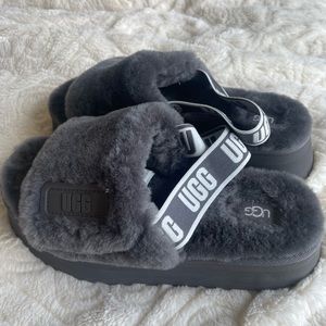 COPY - Brand new Ugg slipper size 8 can fit a 7